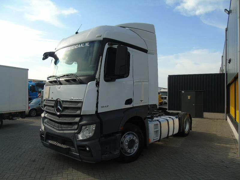 Mercedes-Benz Actros 1842 + euro 5 + spoiler - Tracteur routier: photos 2 Mercedes-Benz Actros 1842 + euro 5 + spoiler - Tracteur routier: photos 2