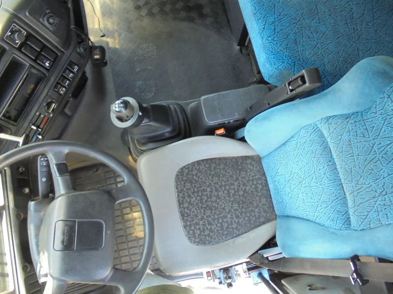 Volvo FH 12.420 + Euro 2 + 6x2 + Manual - Châssis cabine: photos 5 Volvo FH 12.420 + Euro 2 + 6x2 + Manual - Châssis cabine: photos 5