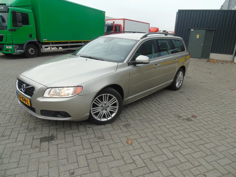 Volvo V70 + manual - Voiture à hayon: photos 3 Volvo V70 + manual - Voiture à hayon: photos 3