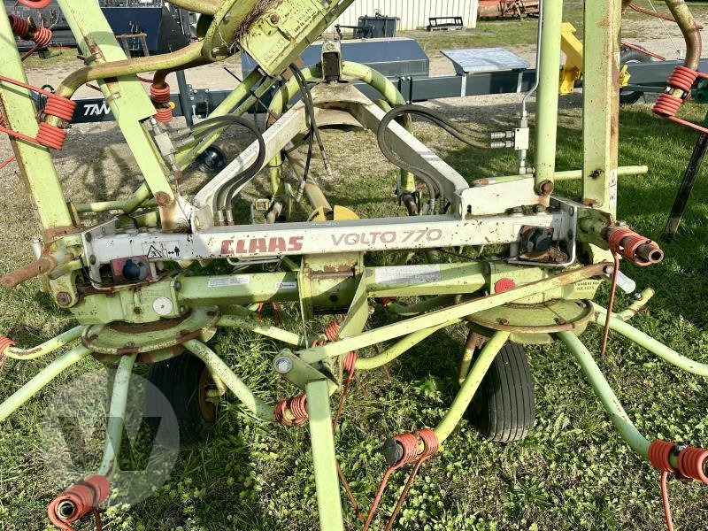 CLAAS Volto 770 - Faneuse: photos 4 CLAAS Volto 770 - Faneuse: photos 4