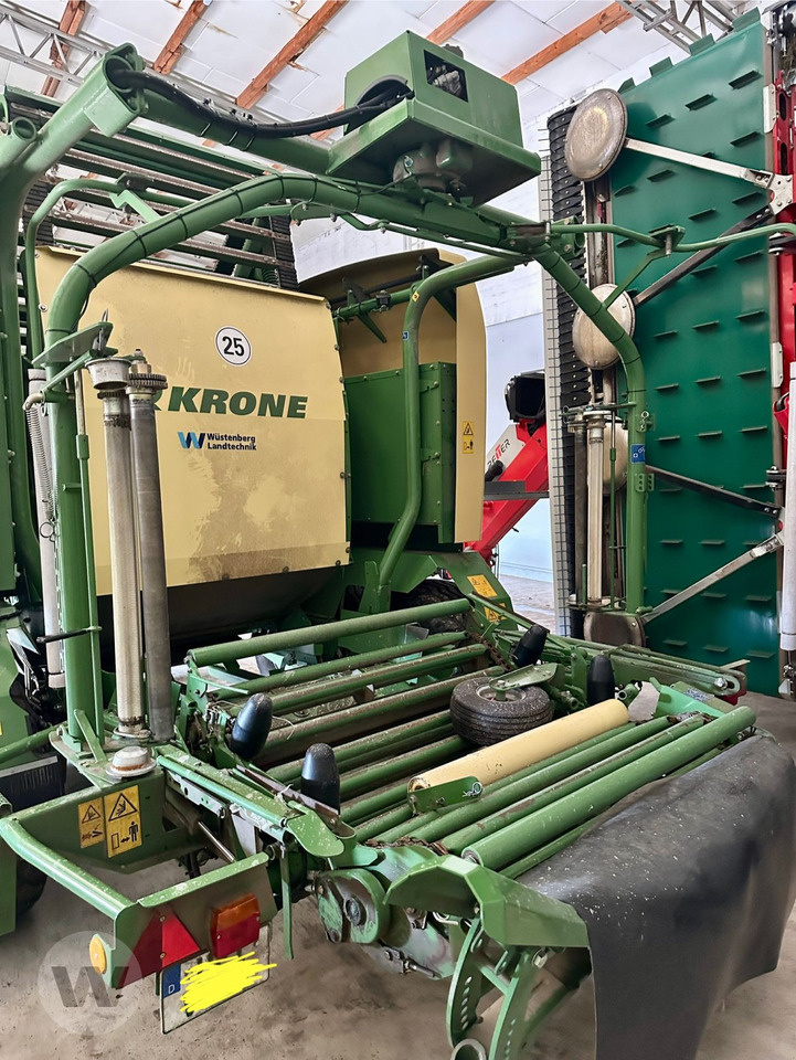 Krone Comprima CF 155 XC - Presse à balles rondes: photos 3 Krone Comprima CF 155 XC - Presse à balles rondes: photos 3
