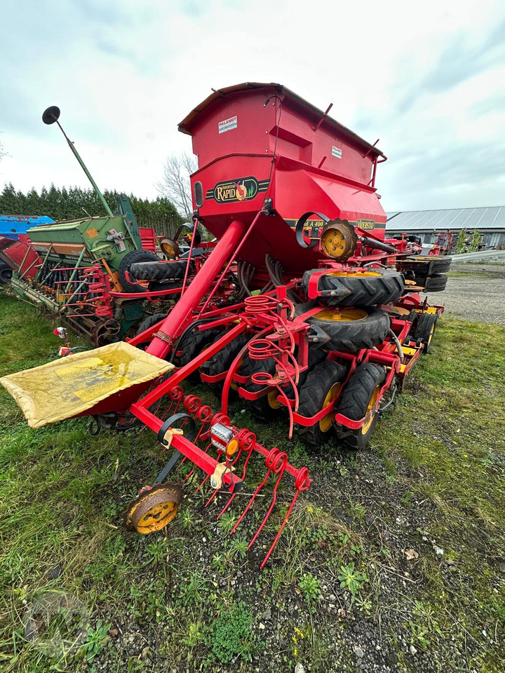 Väderstad Rapid A 400 S - Combiné de semis: photos 3 Väderstad Rapid A 400 S - Combiné de semis: photos 3