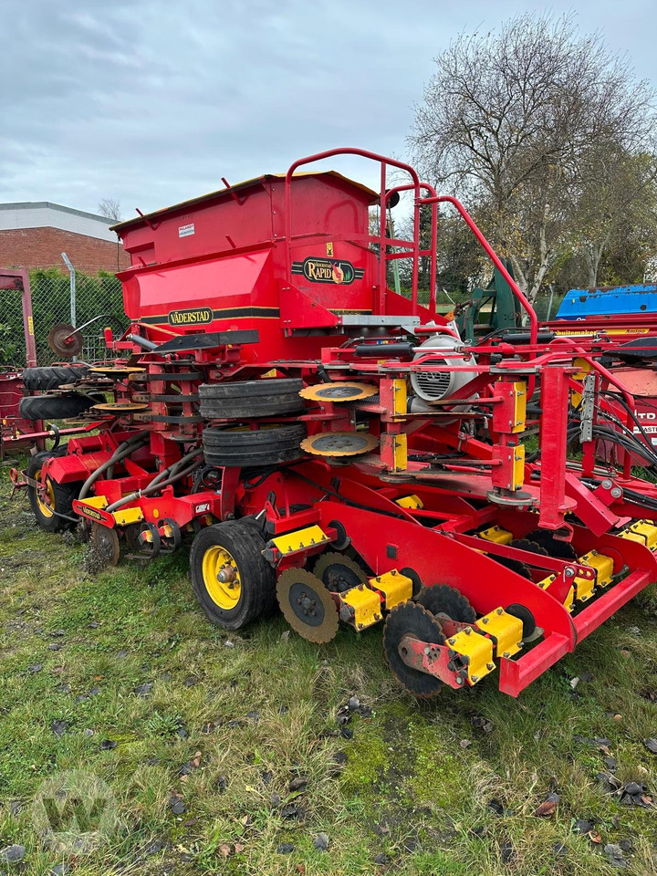 Väderstad Rapid A 400 S - Combiné de semis: photos 1 Väderstad Rapid A 400 S - Combiné de semis: photos 1
