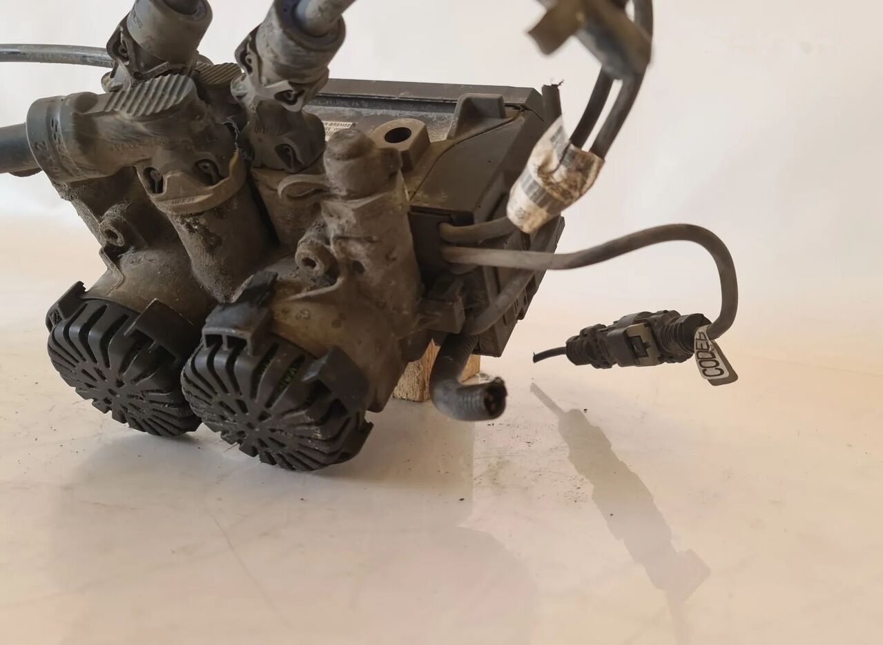 Knorr-Bremse K020022 21122035 Volvo FH FM truck - Valve de frein pour Camion: photos 3 Knorr-Bremse K020022 21122035 Volvo FH FM truck - Valve de frein pour Camion: photos 3