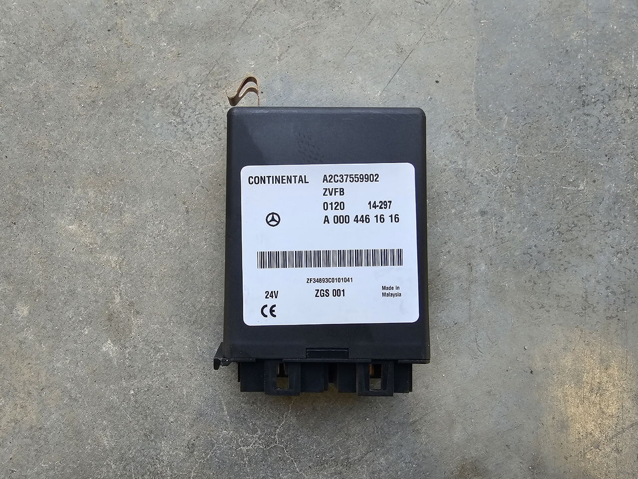 MERCEDES-BENZ ATEGO MP4 EURO 6 / CENTRAL LOCK ECU ZVFB / A0004461616 - Bloc de gestion: photos 2 MERCEDES-BENZ ATEGO MP4 EURO 6 / CENTRAL LOCK ECU ZVFB / A0004461616 - Bloc de gestion: photos 2