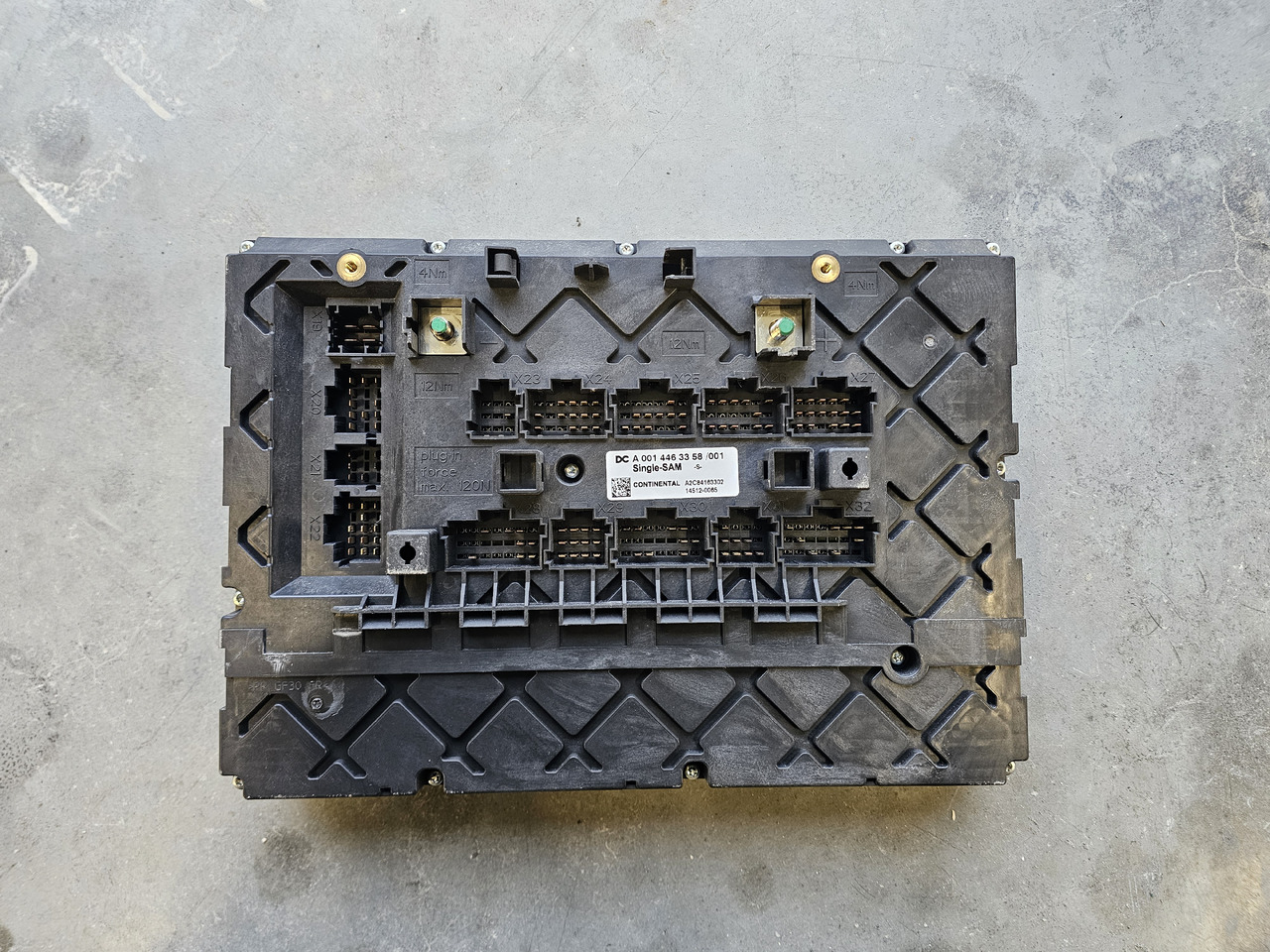 MERCEDES-BENZ ATEGO MP4 EURO 6 / SINGLE-SAM FUSE BLOCK / A0014463358 - Bloc de gestion: photos 3 MERCEDES-BENZ ATEGO MP4 EURO 6 / SINGLE-SAM FUSE BLOCK / A0014463358 - Bloc de gestion: photos 3