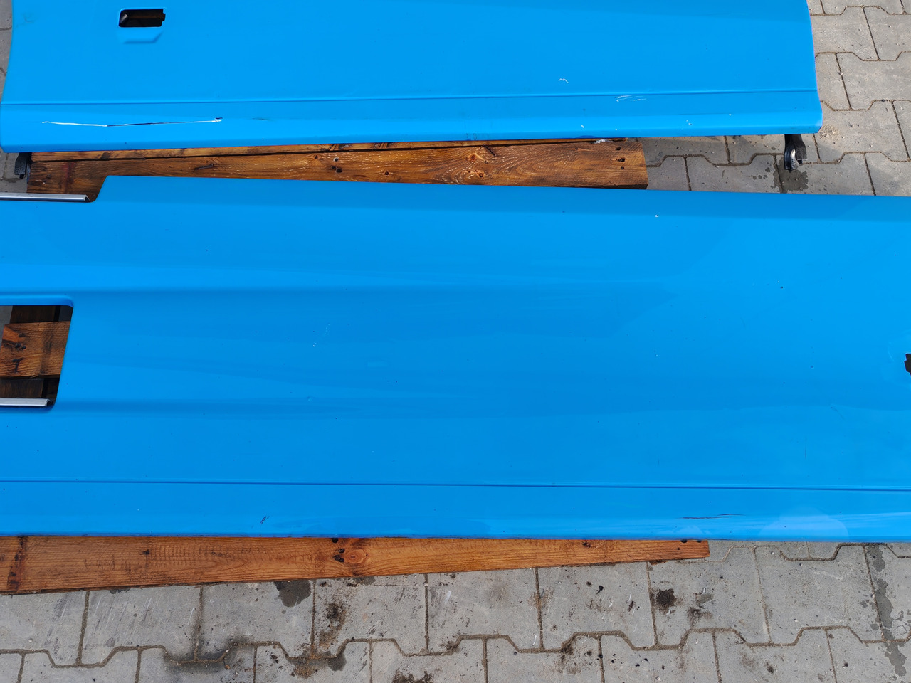 Pièces de rechange RENAULT RANGE T EURO 6 / SIDE SPOILERS SET: photos 8 Pièces de rechange RENAULT RANGE T EURO 6 / SIDE SPOILERS SET: photos 8