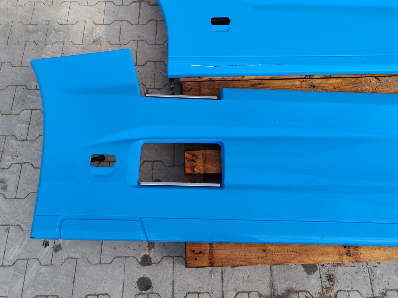 Pièces de rechange RENAULT RANGE T EURO 6 / SIDE SPOILERS SET: photos 7 Pièces de rechange RENAULT RANGE T EURO 6 / SIDE SPOILERS SET: photos 7