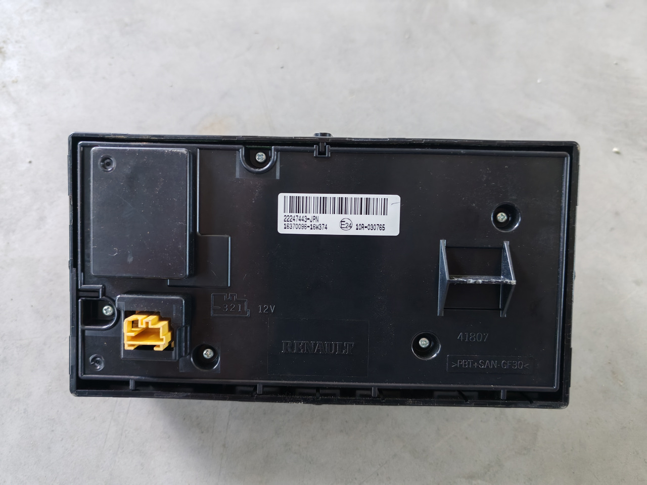 RENAULT RANGE T / AC CONTROL PANEL / 22247443 - Pièce de climatisation: photos 2 RENAULT RANGE T / AC CONTROL PANEL / 22247443 - Pièce de climatisation: photos 2