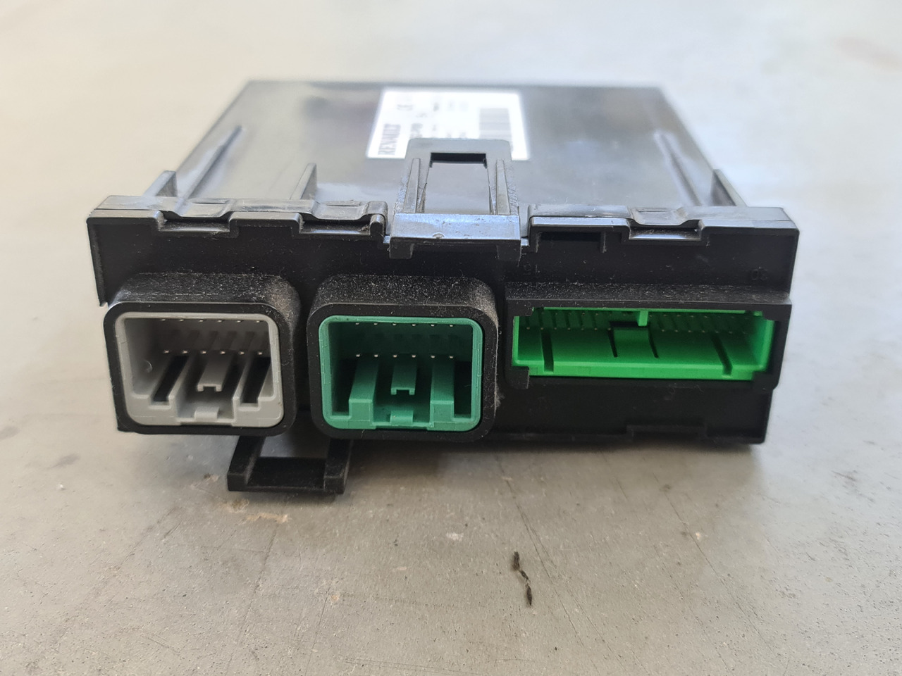 RENAULT RANGE T / CIOM HI CONTROL UNIT / 21930662-P08 - Bloc de gestion: photos 2 RENAULT RANGE T / CIOM HI CONTROL UNIT / 21930662-P08 - Bloc de gestion: photos 2