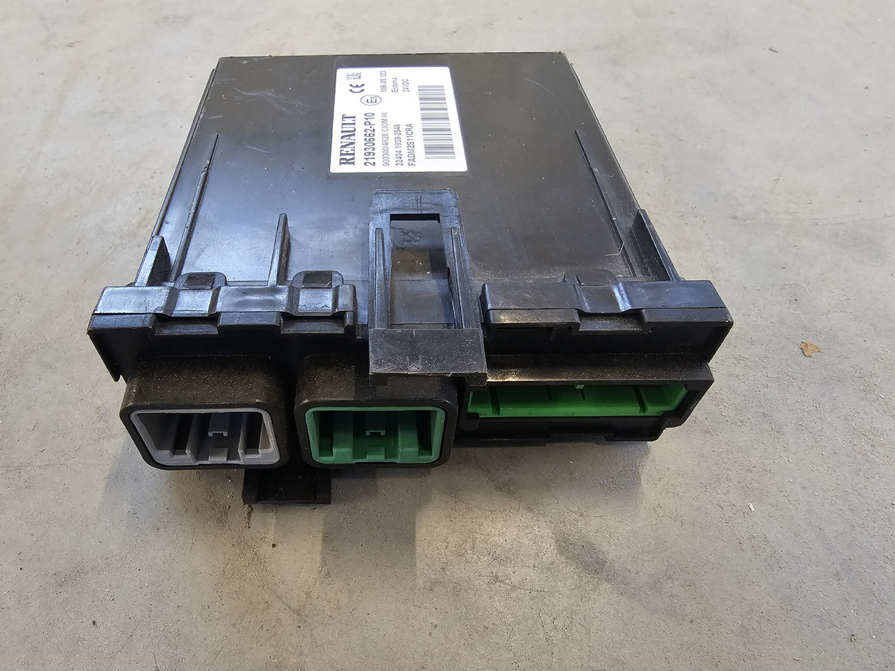RENAULT RANGE T / CIOM HI CONTROL UNIT / 21930662 P10 - Bloc de gestion: photos 3 RENAULT RANGE T / CIOM HI CONTROL UNIT / 21930662 P10 - Bloc de gestion: photos 3