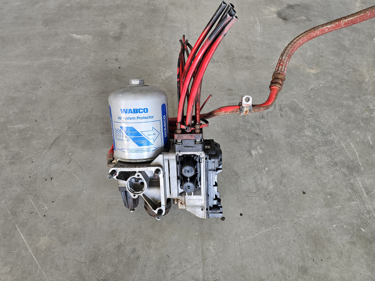 SCANIA R, P, G / APS AIR DRYIER / 223901824 - Valve de frein: photos 2 SCANIA R, P, G / APS AIR DRYIER / 223901824 - Valve de frein: photos 2