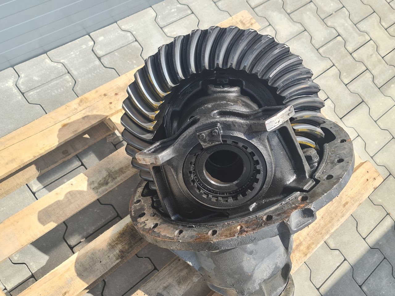 VOLVO DIFFERENTIAL DIFF / MS18X / RSS1360 / RATIO 2.85 37-13 / WORLDWIDE DELIVERY - Essieu arrière: photos 2 VOLVO DIFFERENTIAL DIFF / MS18X / RSS1360 / RATIO 2.85 37-13 / WORLDWIDE DELIVERY - Essieu arrière: photos 2