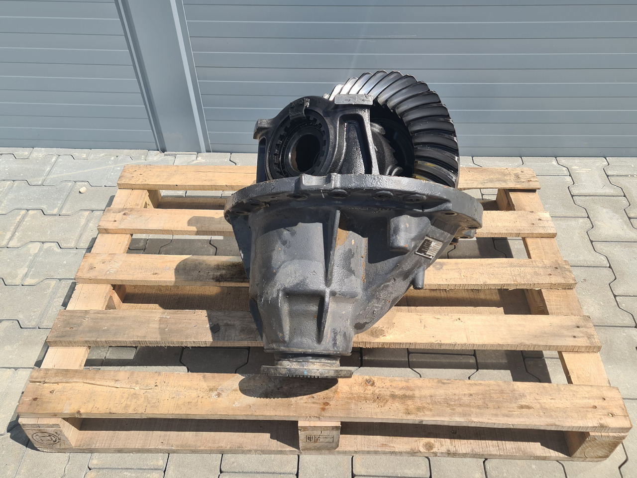 VOLVO DIFFERENTIAL DIFF / MS18X / RSS1360 / RATIO 2.85 37-13 / WORLDWIDE DELIVERY - Essieu arrière: photos 1 VOLVO DIFFERENTIAL DIFF / MS18X / RSS1360 / RATIO 2.85 37-13 / WORLDWIDE DELIVERY - Essieu arrière: photos 1