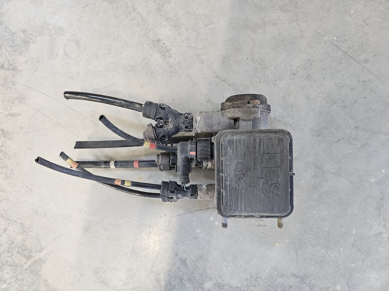 VOLVO FH FM / EBS BRAKE VALVE / K020625 / 21122038 - Valve de frein: photos 2 VOLVO FH FM / EBS BRAKE VALVE / K020625 / 21122038 - Valve de frein: photos 2