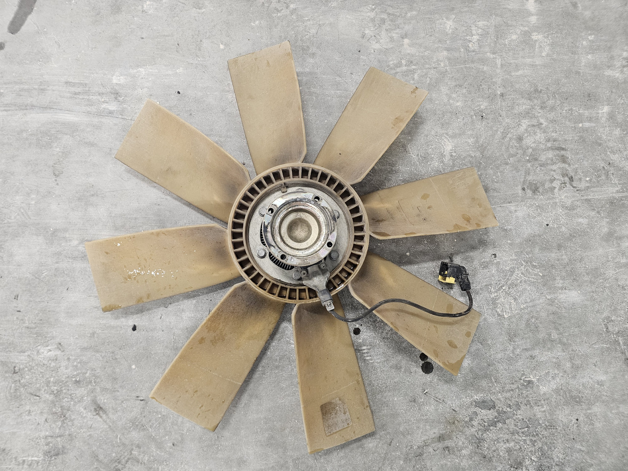 VOLVO FH FM FMX EURO 6 / VISCO FAN / 21990515 - Ventilateur: photos 5 VOLVO FH FM FMX EURO 6 / VISCO FAN / 21990515 - Ventilateur: photos 5