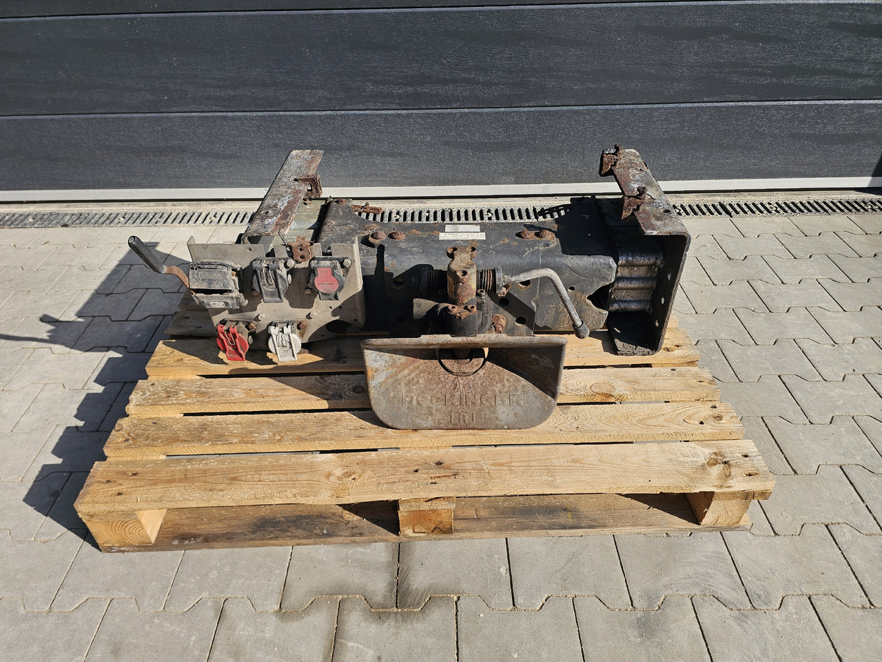 VOLVO FH FM / ROCKINGER TRAILER COUPLING / COMPLETE - Sellette d'attelage: photos 2 VOLVO FH FM / ROCKINGER TRAILER COUPLING / COMPLETE - Sellette d'attelage: photos 2