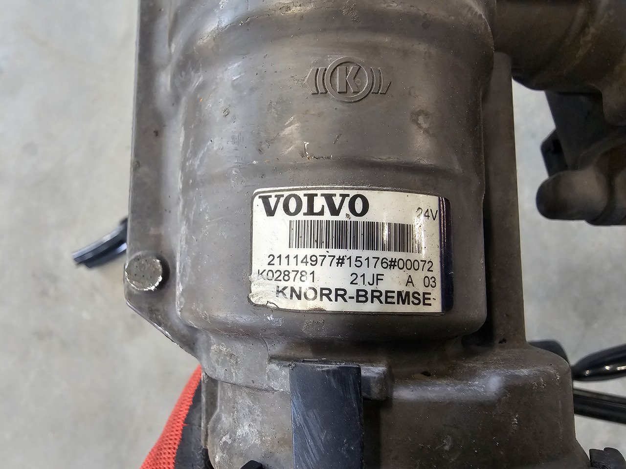VOLVO FH4 FM4 / EBS BRAKE VALVE / 21114977 K028781 - Valve de frein: photos 5 VOLVO FH4 FM4 / EBS BRAKE VALVE / 21114977 K028781 - Valve de frein: photos 5