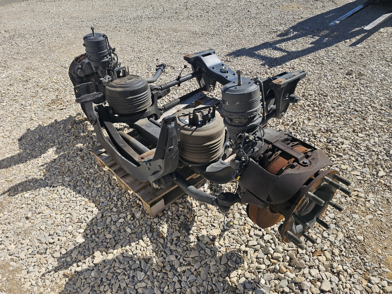 VOLVO FH5 FM5 / FRONT AIR SUNSPENSION - Essieu avant: photos 4 VOLVO FH5 FM5 / FRONT AIR SUNSPENSION - Essieu avant: photos 4