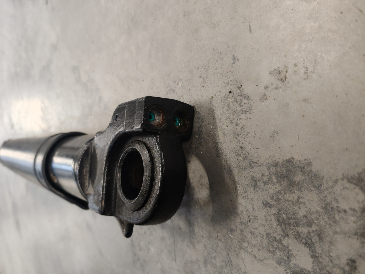 VOLVO FM5 EURO 6 / CAB TILT CYLINDER / 23583236 - Suspension de cabine: photos 3 VOLVO FM5 EURO 6 / CAB TILT CYLINDER / 23583236 - Suspension de cabine: photos 3