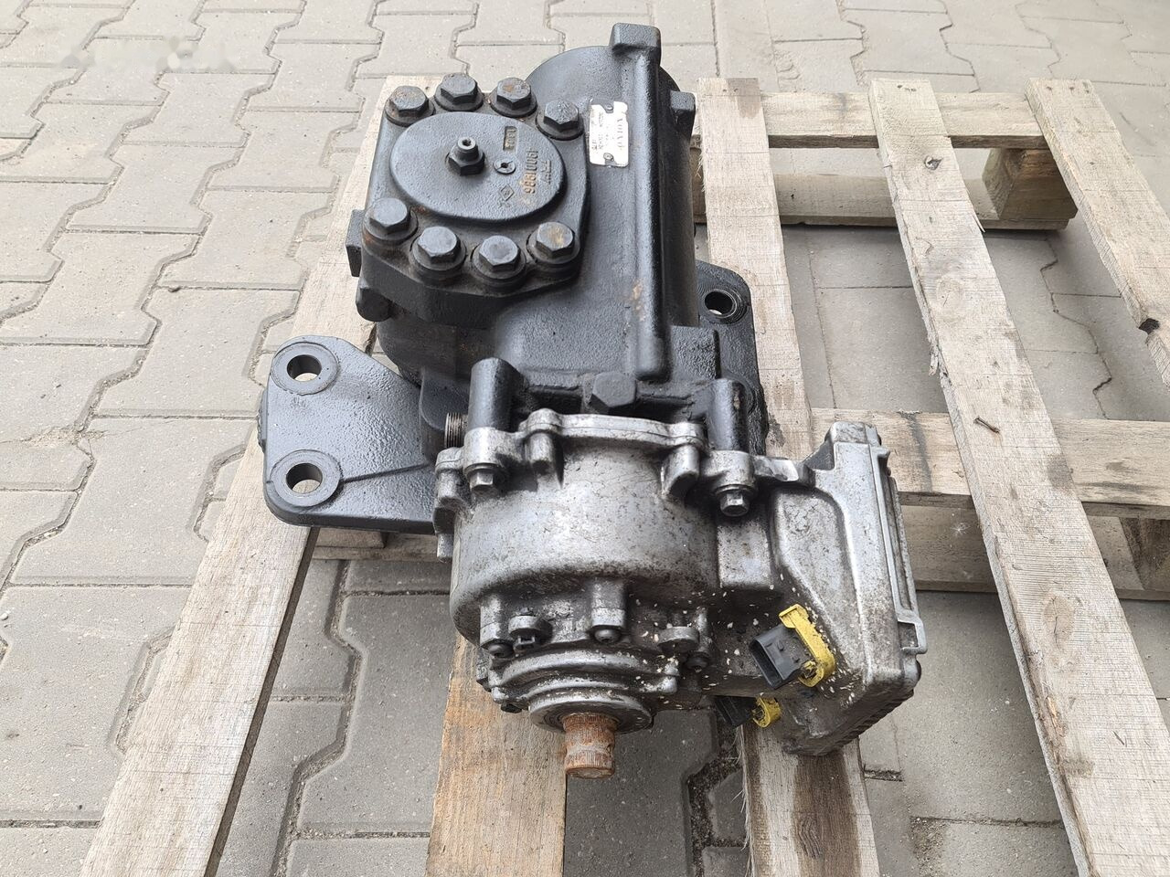 Volvo FH4 ELEKTRYCZNE WSPOMAGANIE ELECTRIC COLUMN Volvo FH4 - Colonne de direction pour Camion: photos 2 Volvo FH4 ELEKTRYCZNE WSPOMAGANIE ELECTRIC COLUMN Volvo FH4 - Colonne de direction pour Camion: photos 2