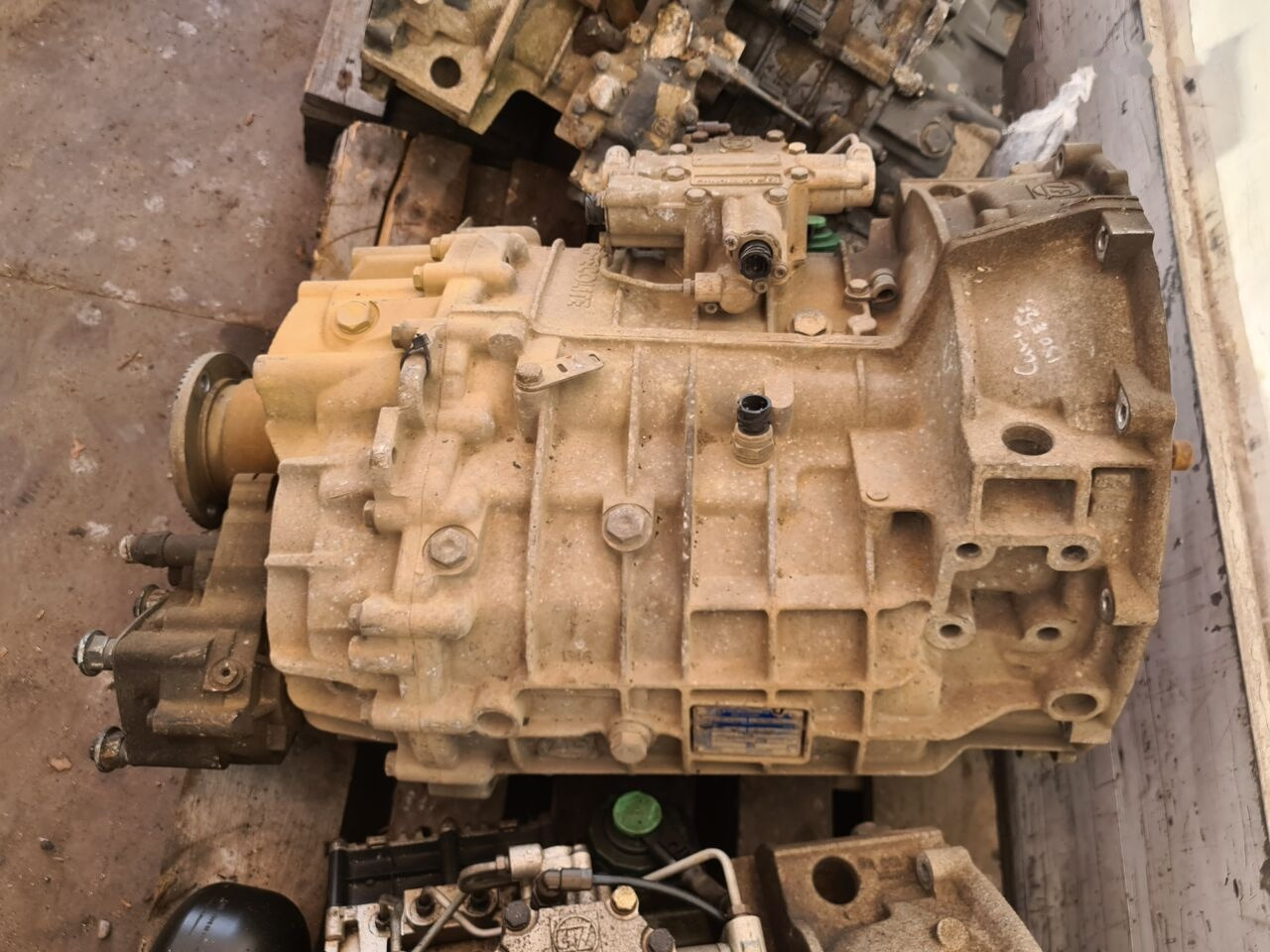 ZF 6AS800TO DAF IVECO VOLVO RENAULT AUTOMAT POWERPACK - Boîte de vitesse pour Camion: photos 1 ZF 6AS800TO DAF IVECO VOLVO RENAULT AUTOMAT POWERPACK - Boîte de vitesse pour Camion: photos 1