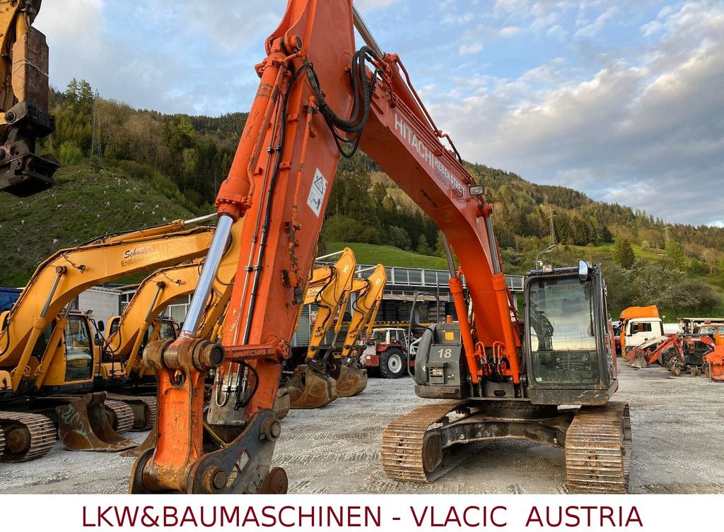 Hitachi ZX 225 USLC-3 - Pelle sur chenille: photos 2 Hitachi ZX 225 USLC-3 - Pelle sur chenille: photos 2