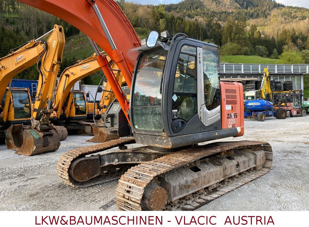 Hitachi ZX 225 USLC-3 - Pelle sur chenille: photos 3 Hitachi ZX 225 USLC-3 - Pelle sur chenille: photos 3