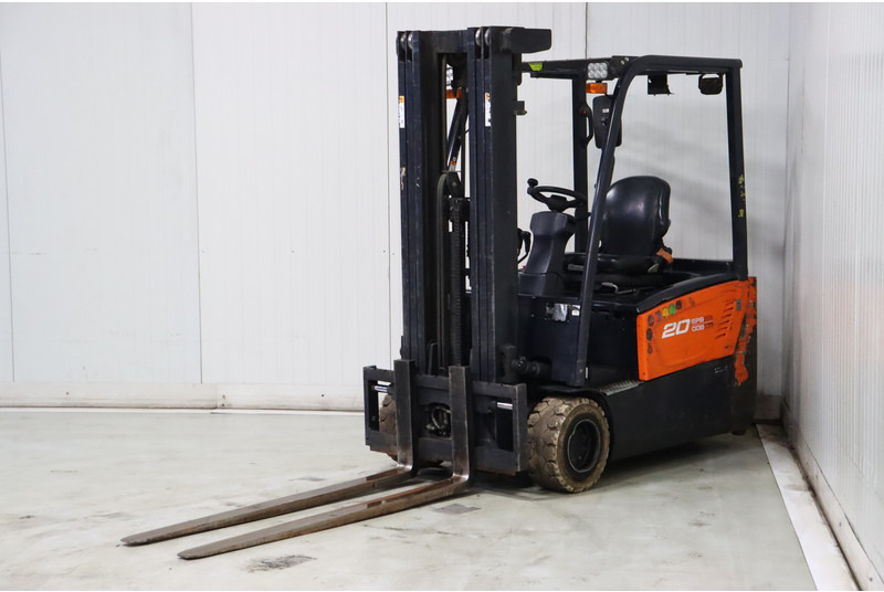 Doosan B20T-7 - Chariot élévateur électrique: photos 4 Doosan B20T-7 - Chariot élévateur électrique: photos 4
