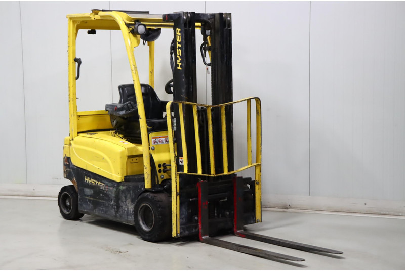 Hyster J1.8XNT - Chariot élévateur électrique: photos 1 Hyster J1.8XNT - Chariot élévateur électrique: photos 1