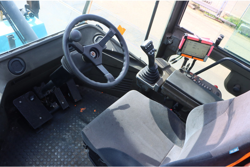 KONECRANES 6/7ECC100DS - Chariot porte-conteneur: photos 2 KONECRANES 6/7ECC100DS - Chariot porte-conteneur: photos 2