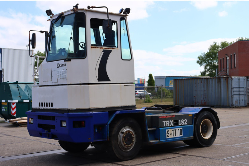 Kalmar TRX182A - Tracteur portuaire: photos 3 Kalmar TRX182A - Tracteur portuaire: photos 3