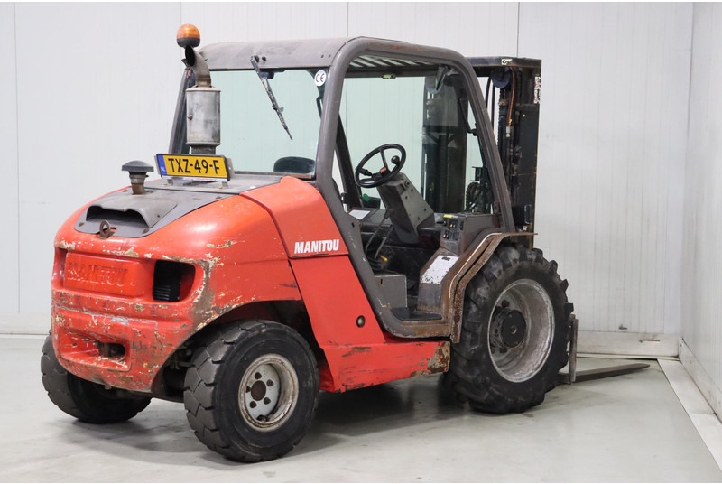 Manitou MH25-4T - Chariot élévateur diesel: photos 5 Manitou MH25-4T - Chariot élévateur diesel: photos 5