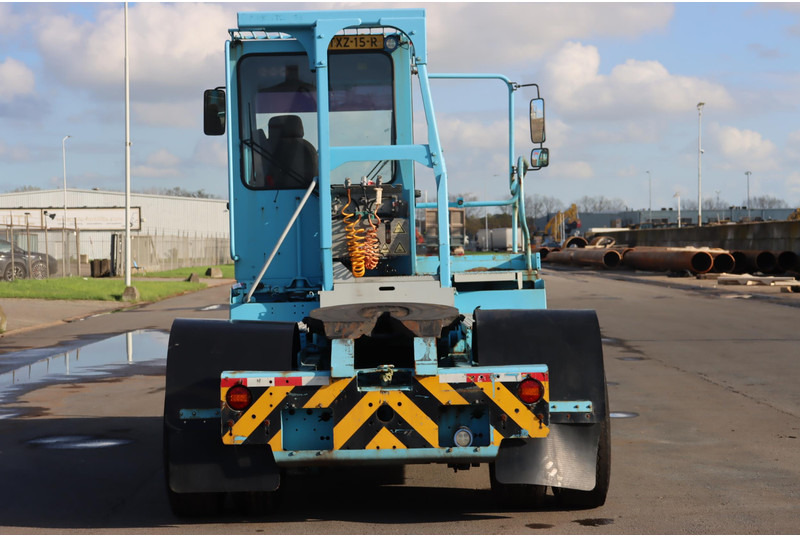 Terberg YT222 - Tracteur portuaire: photos 5 Terberg YT222 - Tracteur portuaire: photos 5