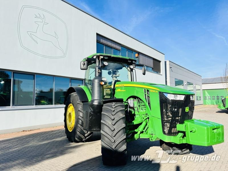 John Deere 8320R E23-PowerShift - Tracteur agricole: photos 1 John Deere 8320R E23-PowerShift - Tracteur agricole: photos 1