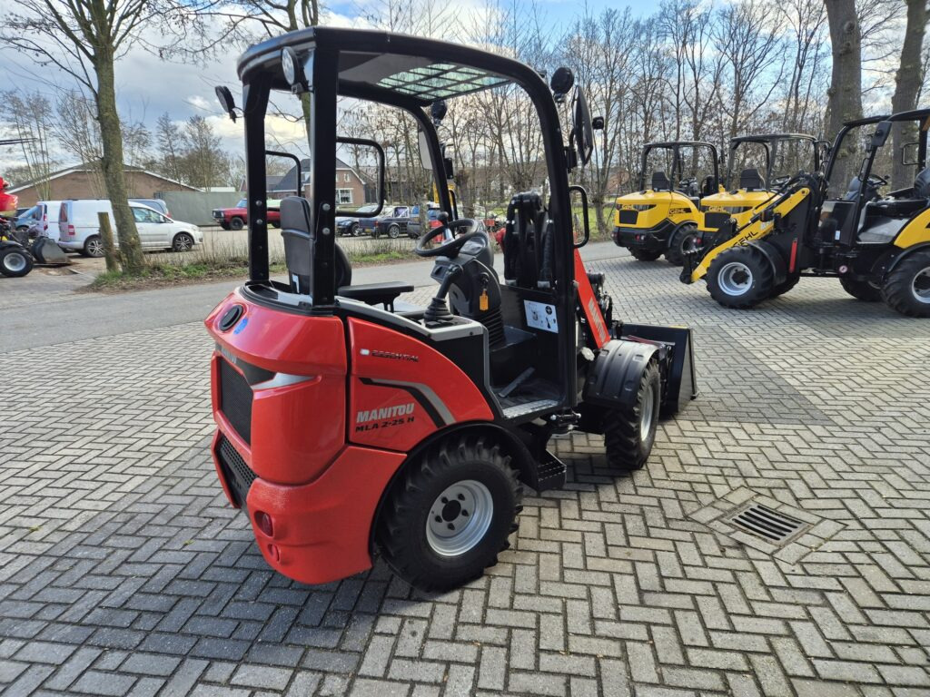 MANITOU MLA 2-25H miniloader - Valet de ferme: photos 3 MANITOU MLA 2-25H miniloader - Valet de ferme: photos 3