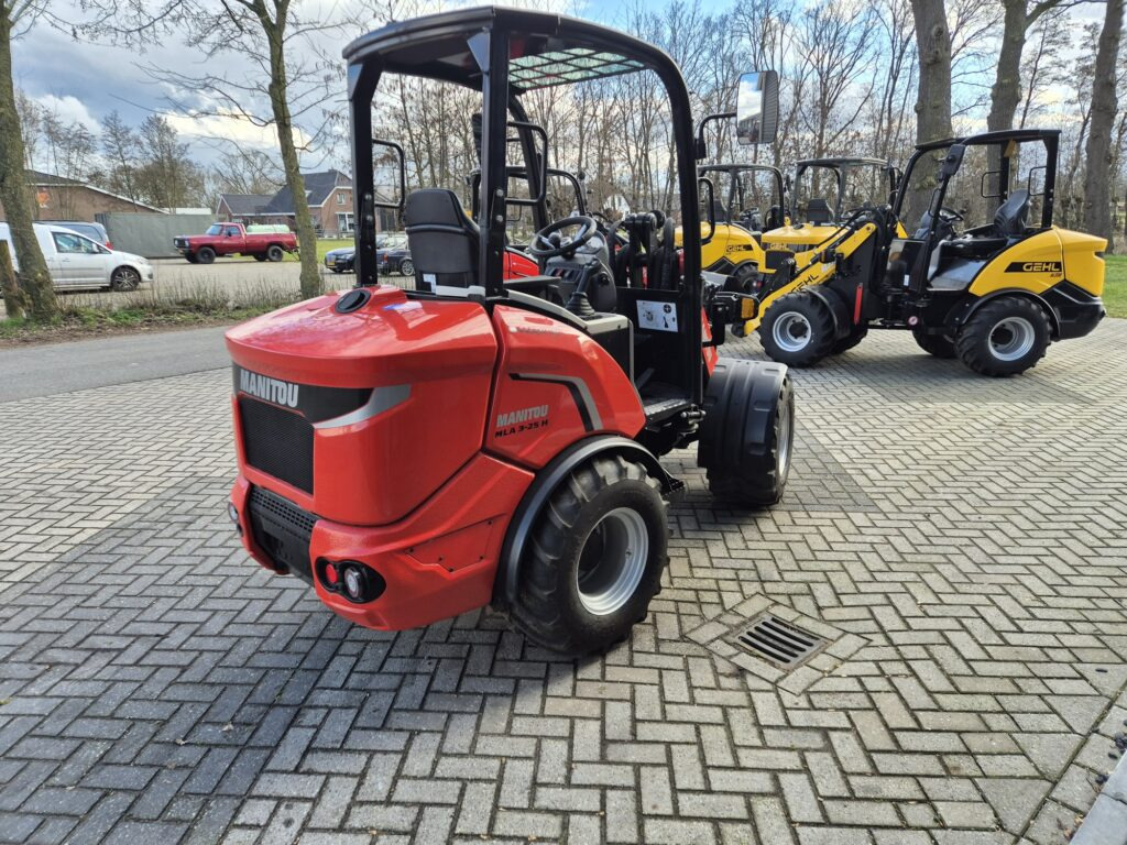 MANITOU MLA 3-25H miniloader - Valet de ferme: photos 5 MANITOU MLA 3-25H miniloader - Valet de ferme: photos 5