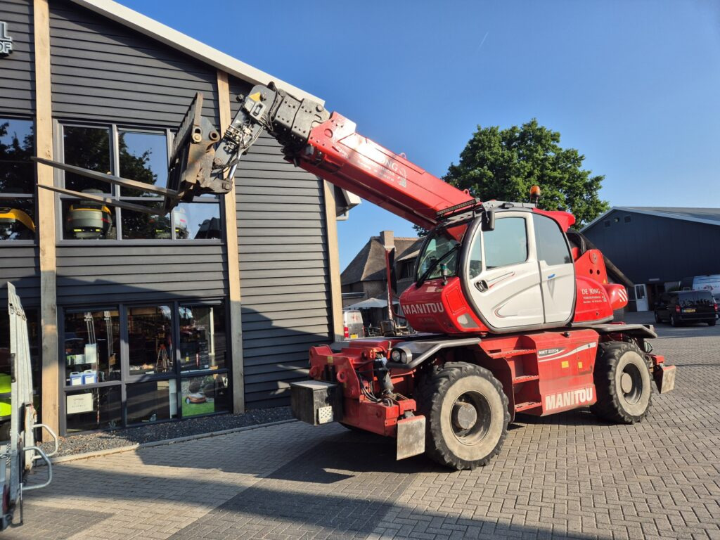 MANITOU MRT 2150+ privilege - Chariot télescopique: photos 1 MANITOU MRT 2150+ privilege - Chariot télescopique: photos 1