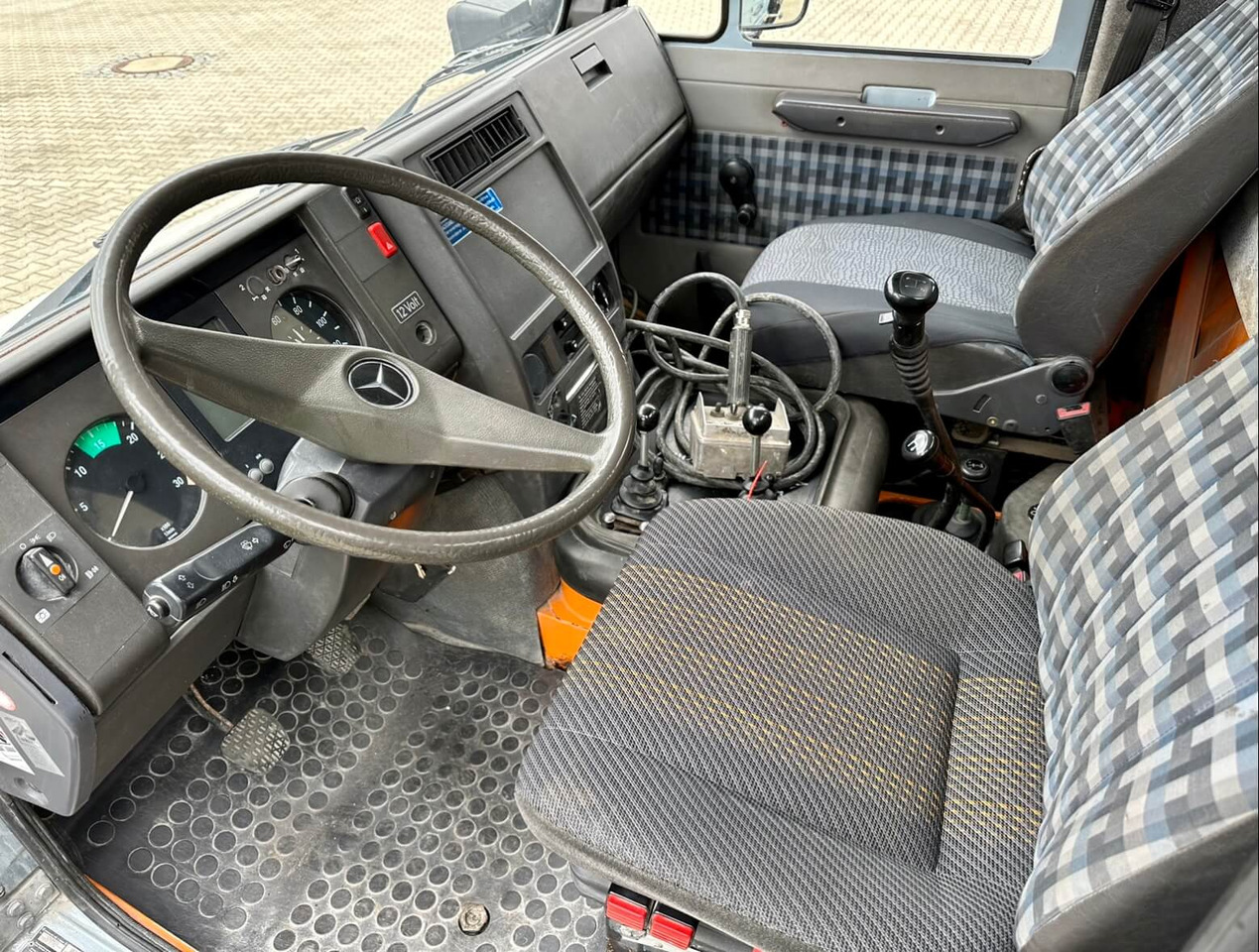 Crédit-bail de  Unimog 130 - U130 418 74426 mit Kran und Winde Mer Unimog 130 - U130 418 74426 mit Kran und Winde Mer: photos 9