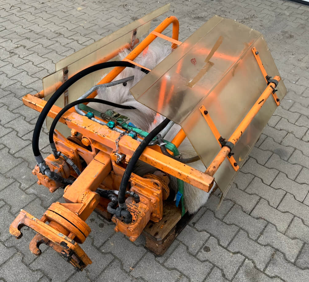 Unimog Doppelwaschbürste Mulag DWB - Brosse: photos 3 Unimog Doppelwaschbürste Mulag DWB - Brosse: photos 3