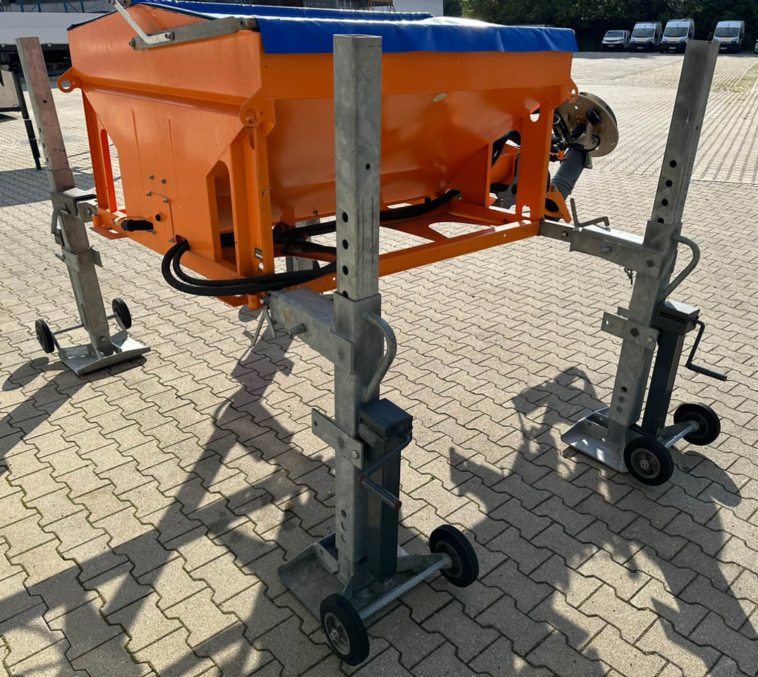 Unimog Salzstreuer KüpperWeisser IMSSN J15012 H - Epandeur de sable: photos 5 Unimog Salzstreuer KüpperWeisser IMSSN J15012 H - Epandeur de sable: photos 5