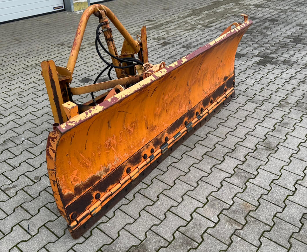 Unimog Schneepflug - Schneeschild Schmidt CP1 - Lame à neige: photos 3 Unimog Schneepflug - Schneeschild Schmidt CP1 - Lame à neige: photos 3