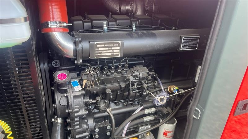 Bauer GFS-120 ATS, 120 kW/150 kVA Fabriksny generator - Groupe électrogène: photos 4 Bauer GFS-120 ATS, 120 kW/150 kVA Fabriksny generator - Groupe électrogène: photos 4