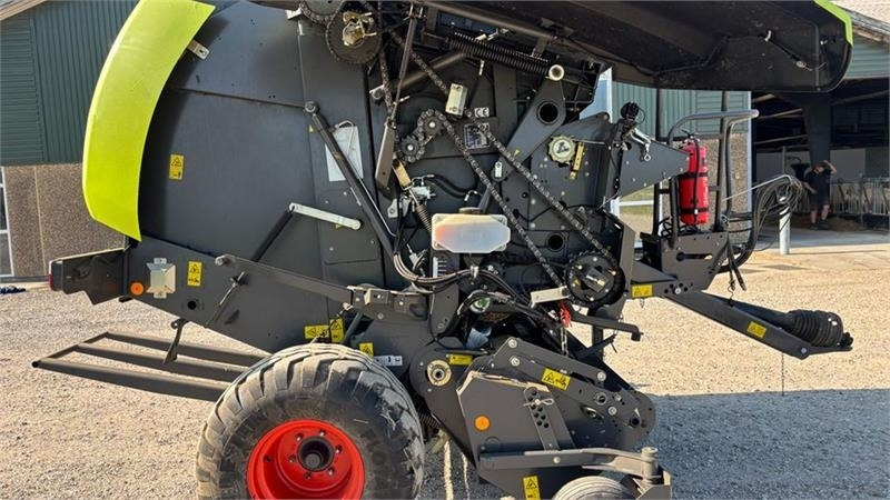Claas Variant 485 RC velholdt gård maskine. Lige taget i - Presse à balles rondes: photos 3 Claas Variant 485 RC velholdt gård maskine. Lige taget i - Presse à balles rondes: photos 3