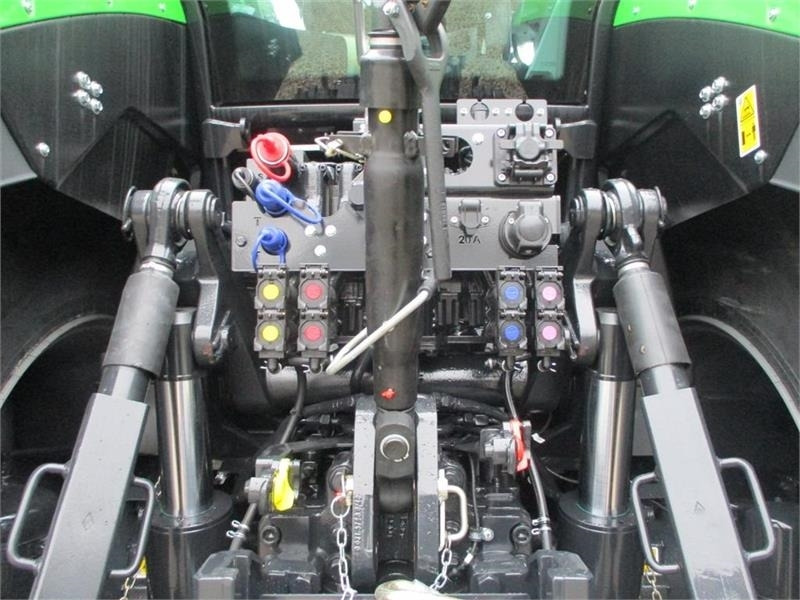 Deutz-fahr 9340 TTV New and unused tractor - Tracteur agricole: photos 4 Deutz-fahr 9340 TTV New and unused tractor - Tracteur agricole: photos 4