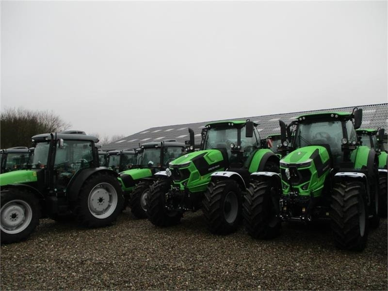 Deutz-fahr Agrofarm 115G with 30F+30R Hi-Lo and CreepGea - Tracteur agricole: photos 3 Deutz-fahr Agrofarm 115G with 30F+30R Hi-Lo and CreepGea - Tracteur agricole: photos 3