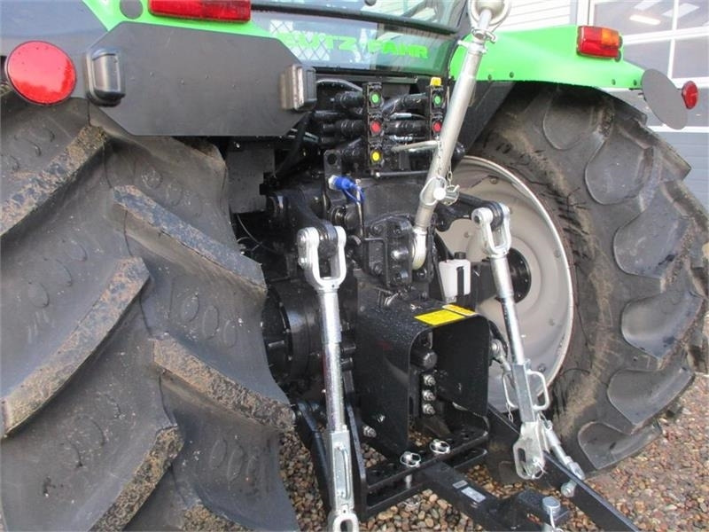 Deutz-fahr Agrofarm 115G with 30F+30R Hi-Lo and CreepGea - Tracteur agricole: photos 5 Deutz-fahr Agrofarm 115G with 30F+30R Hi-Lo and CreepGea - Tracteur agricole: photos 5
