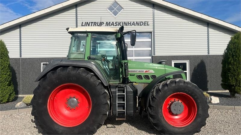 Tracteur agricole Fendt 926 Favorit Vario Med frontlift: photos 8