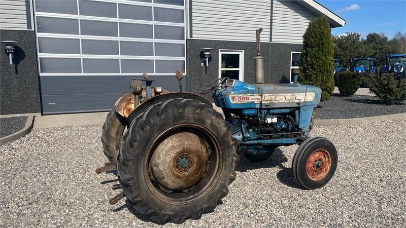 Tracteur agricole Ford 3000: photos 9