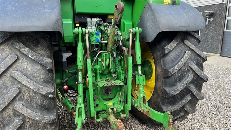 Tracteur agricole John Deere 6930 AutoPower med frontlift og front PTO: photos 8 Tracteur agricole John Deere 6930 AutoPower med frontlift og front PTO: photos 8